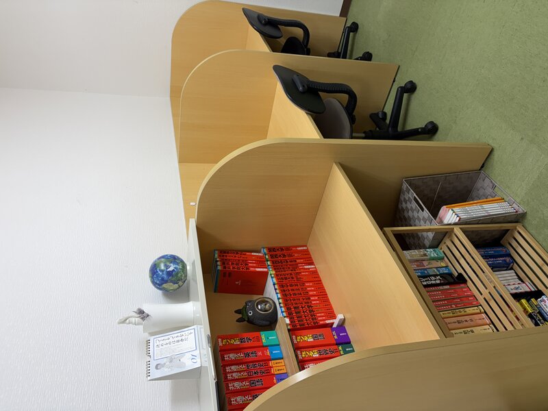 参考書と自習ブース